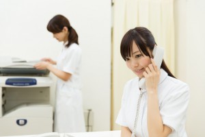 看護師の仕事はナースステーションで始まり、ナースステーションで終わります。