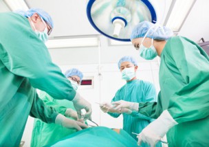 オペ室ナースの活躍する手術室の様子