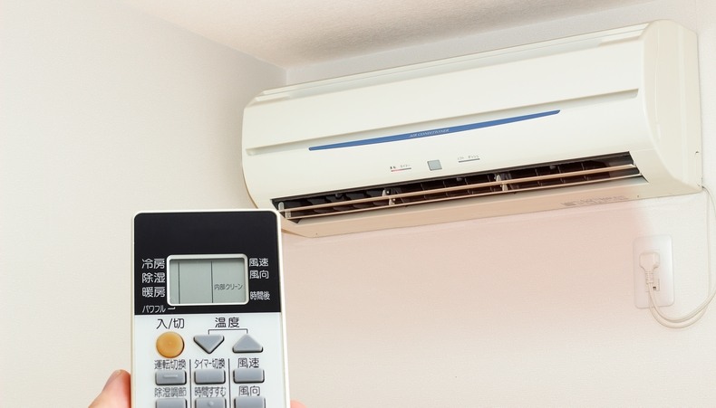 汗の臭いを抑えるためには、エアコンの設定温度を下げすぎないことも大切です。