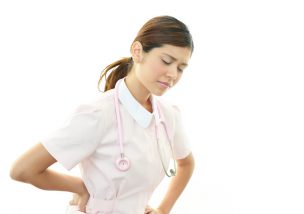 看護師の腰痛|緊急対処法5つ、改善&予防法8つ、おすすめ転職先8つ!